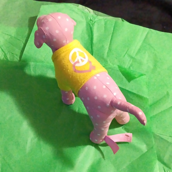 Pink vs puppy 🐶! - Picture 3 of 6